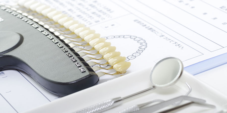 歯の色調:シェードとは